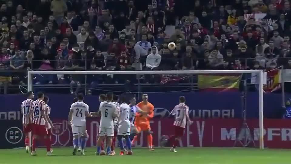 三巨头走了俩，联盟笑柄却起飞了