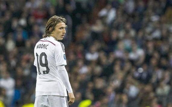 《光与影：33号远征队》主演：法式风格使其更性感