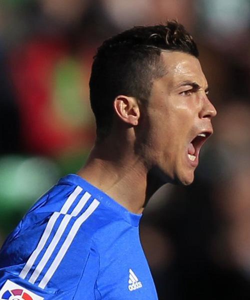 字母哥：我跟詹姆斯要了球衣！我永远敬仰詹姆斯