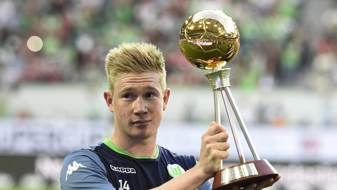 足坛狂欢一夜！巴萨3-2皇马夺冠，拜仁8-1大胜